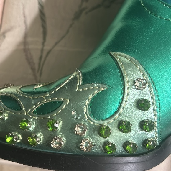 Azalea Wang Knox Metallic Cowboy Boot - Picture 6 of 7